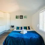 L'etang - T2 Cosy Avec Balcon & Proche 4 Pers Διαμέρισμα